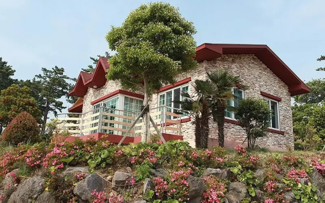 Sunset Garden Pension