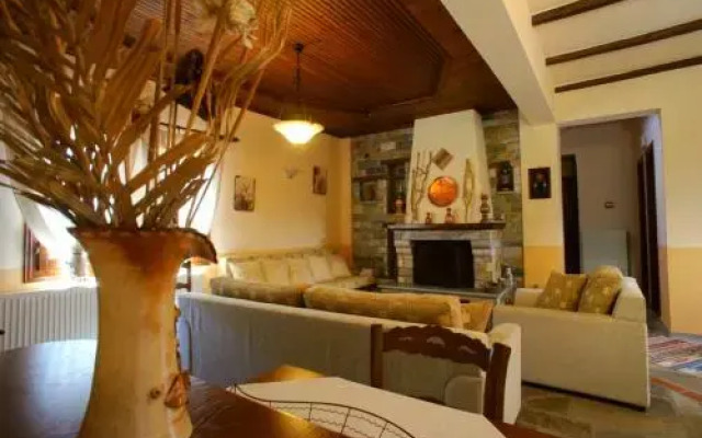 Melifilos Guesthouse