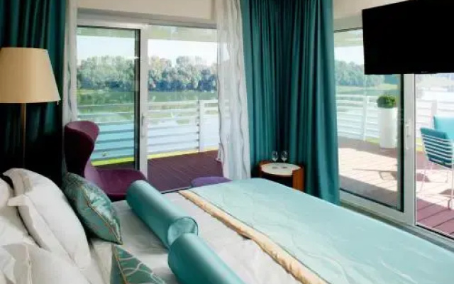 Hotel Navis