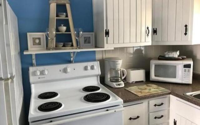 46th St Windjammer 107 1Br Condo