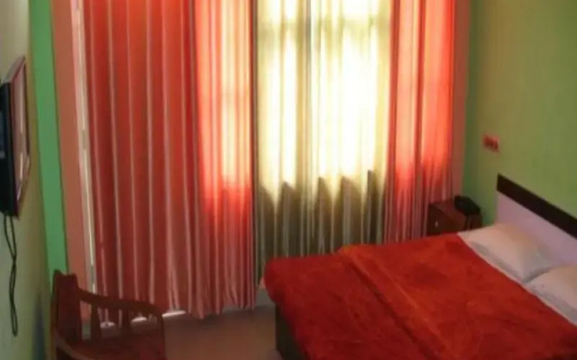 The Pitstop Hotel