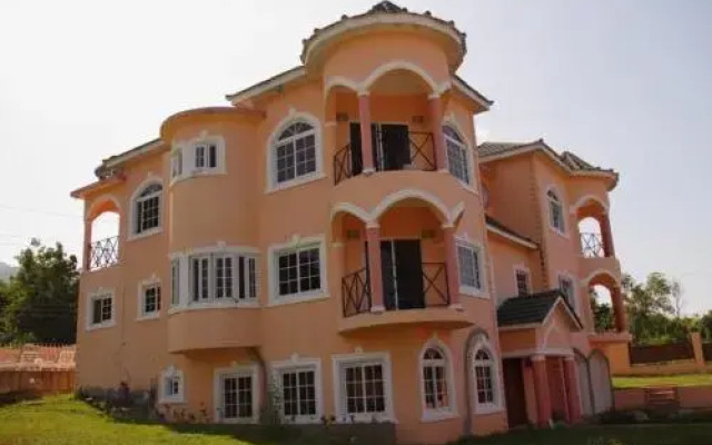 Le Chateau Villa Beaux Paradis