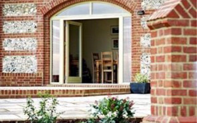 Lodge Farmhouse Bed & Breakfast