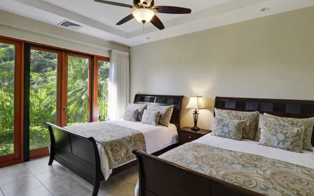 Casa Oasis Close to Beach Golf, Surf and More by RedAwning