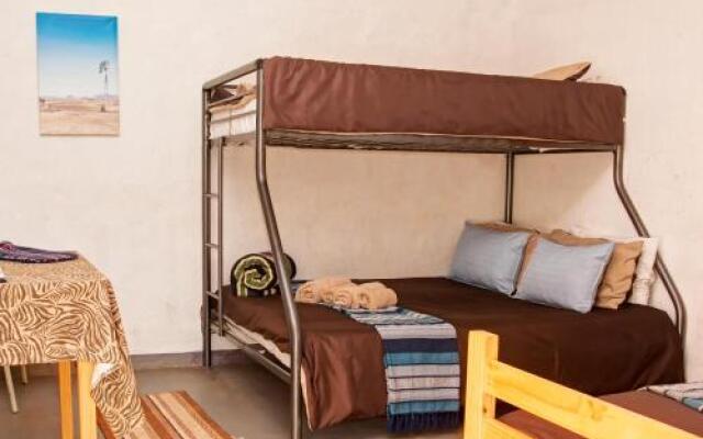 Drakensberg Bush Lodge and Backpackers