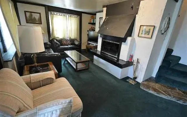 Rustling Pines - 5 Br condo by RedAwning