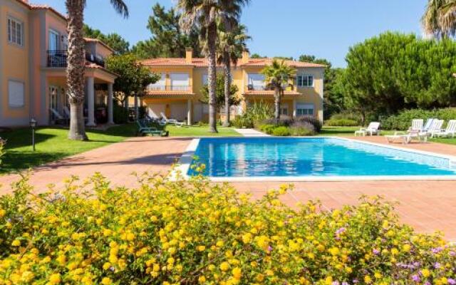 Lavish Villa in Foz do Arelho With Private Swimming Pool