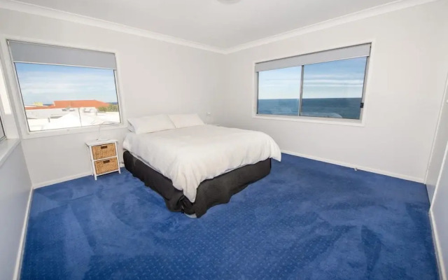 Elanora - Ocean St No.8