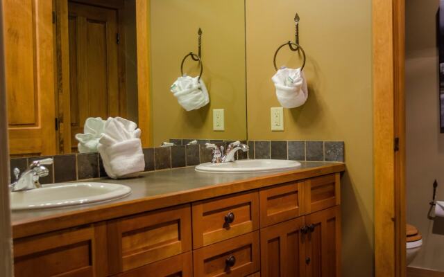 Red Hawk Lodge #2212 - 2 Br Condo