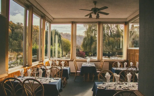Paddocks Hotel