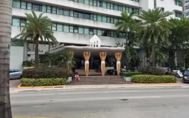 Miami Beach Suncoast Apartment III
