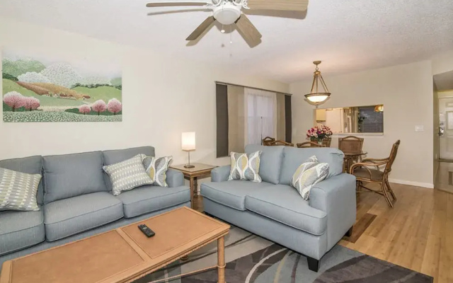 Shorewalk Condo 104 15min to Beach