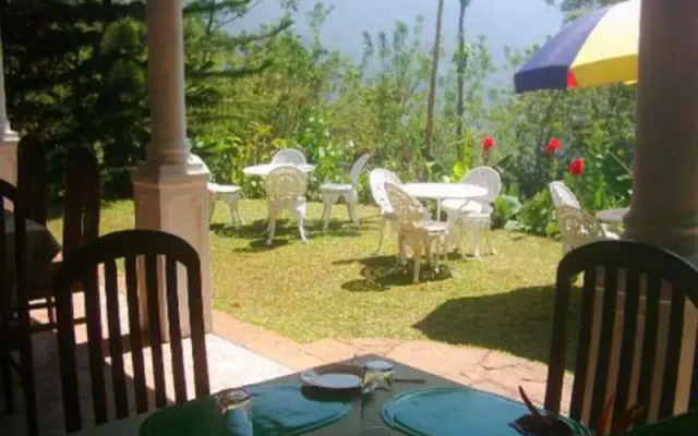Hotel Breeta's Garden