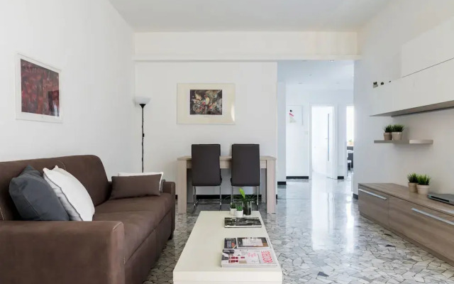 Home At Hotel - Strigelli
