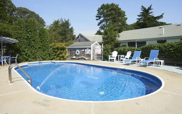 Allen Harbor Breeze Inn & Gardens