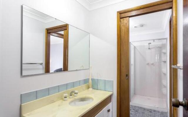 Gretel Close 1/6 - Nelson Bay