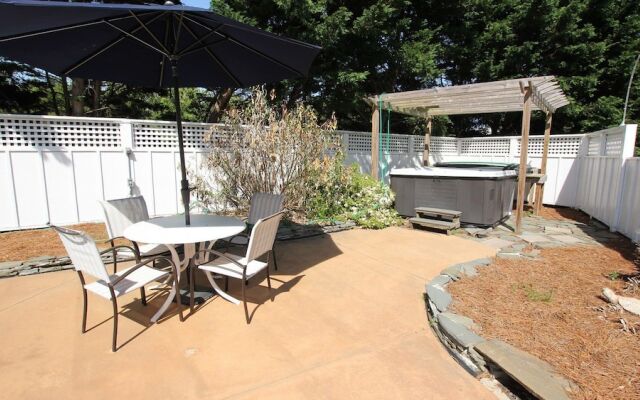 The Drake - 9 Br Home