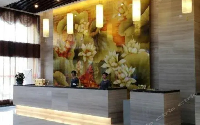 Hollyear Hotel