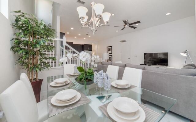 Exquisite Festival Villa