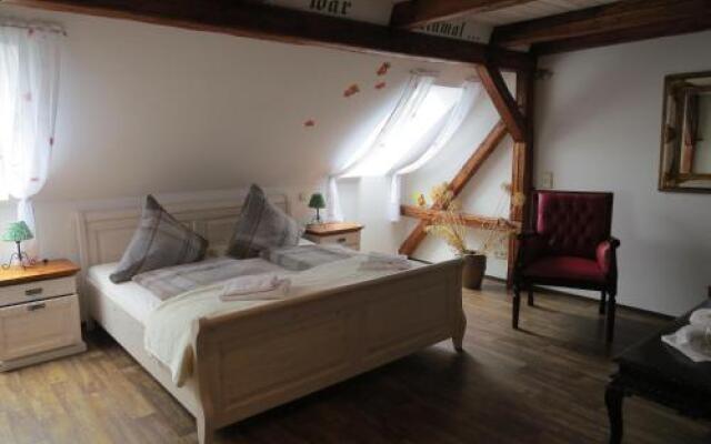 Märchenpension Rotkäppchen und der Wolf