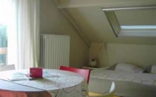B&B Roseland