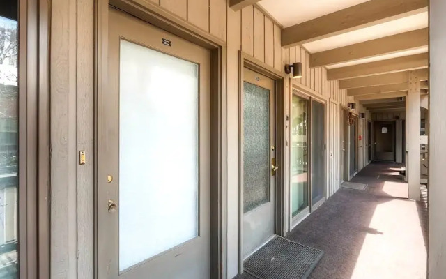 210 Cooper Unit 2B