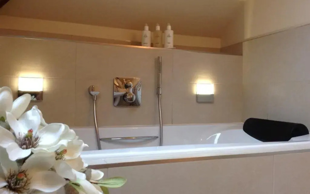 Ditton Lodge Bed and Breakfast