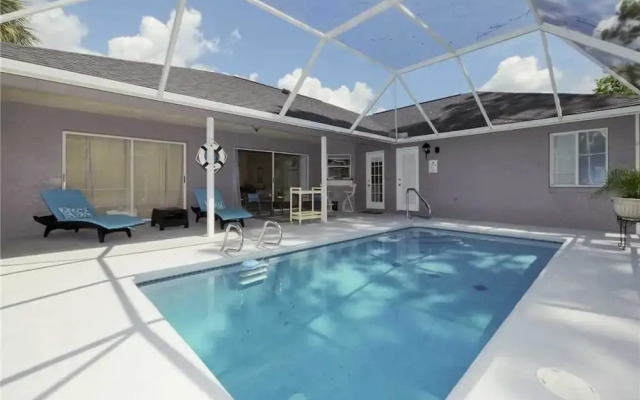 Palm Villa - Four Bedroom Home
