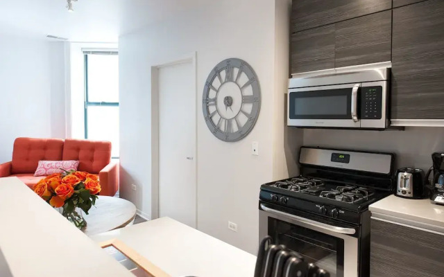 Classic South Loop Suites by Sonder