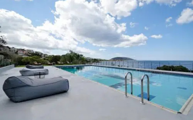The private bay