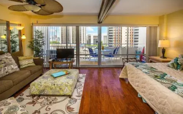 Ilikai 1130 - Studio Condo