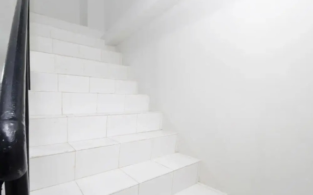 Airy Eco Glodok Pintu Besar Selatan 11A Jakarta