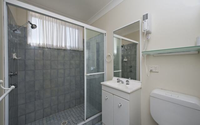 The Breakers, 16B Government Road