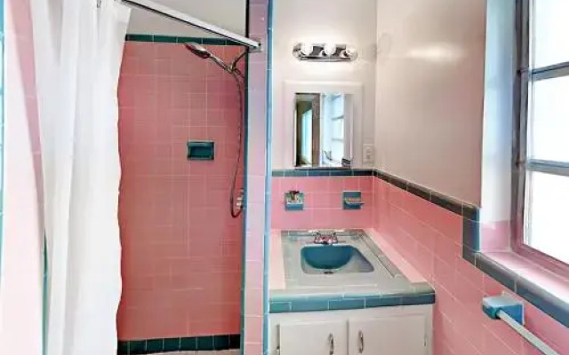 2275 Hawthorne Street Home