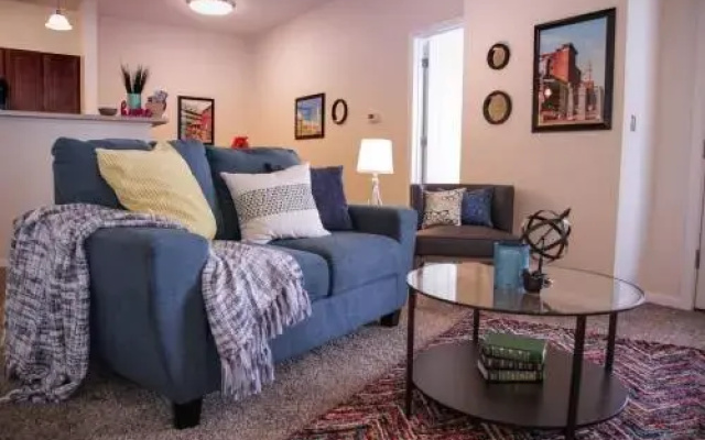Picturesque 2BR Apt Near Mass Ave