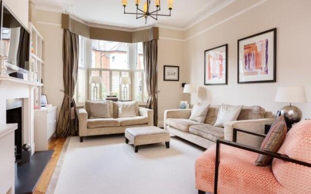 Veeve  5 Bed 3 Bath House Foxbourne Road Balham