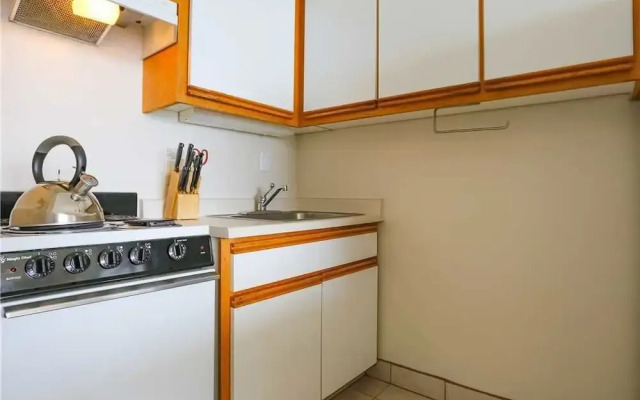 Valley Isle #806 Studio Bedroom Condo by RedAwning