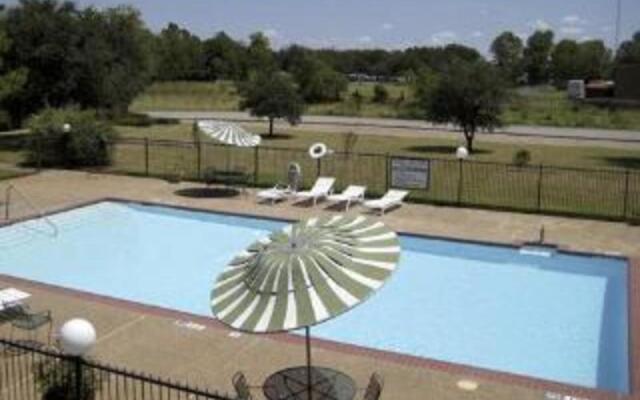 Deluxe Inn