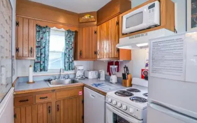 46th St Windjammer 105 1Br Studio