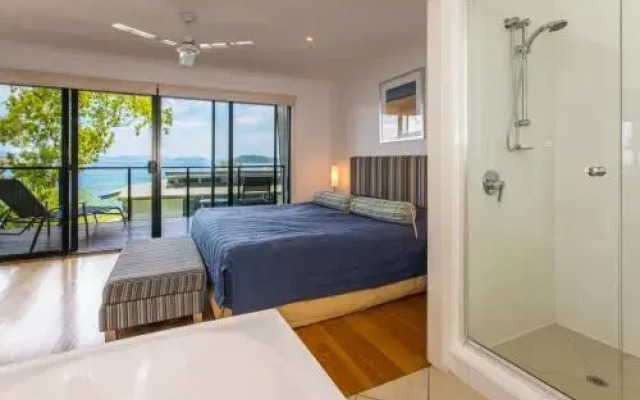 Sea View Shorelines Hamilton Island