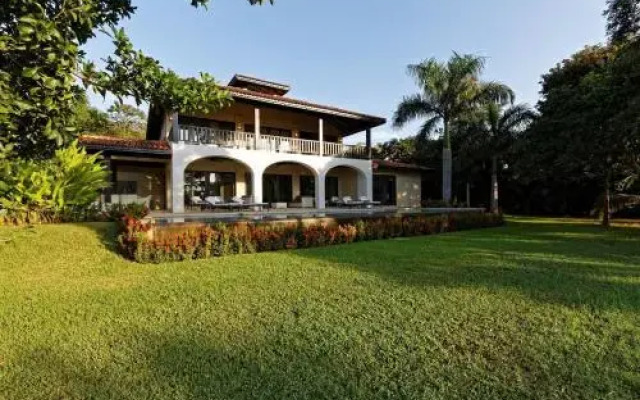 Villa Los Venados by RedAwning