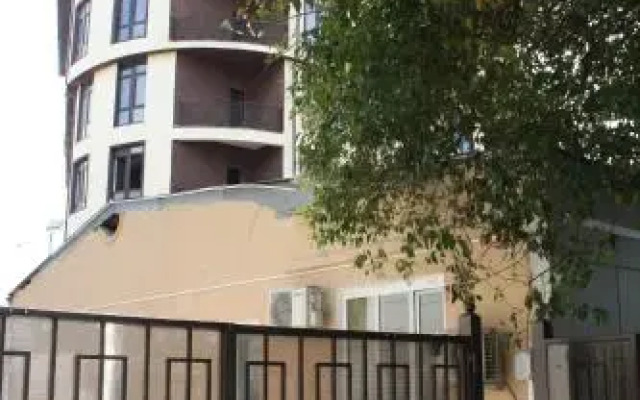 Na Demokraticheskoj Apartments