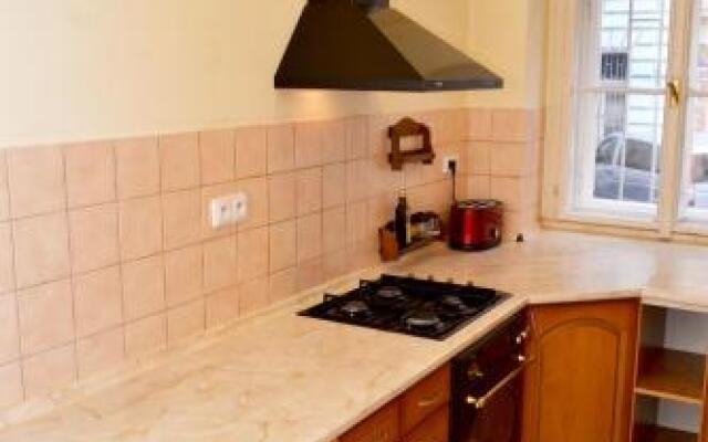 Modern Cozy Apartment by Ruterra