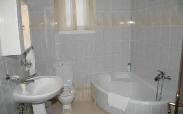 Elanthi Hostel