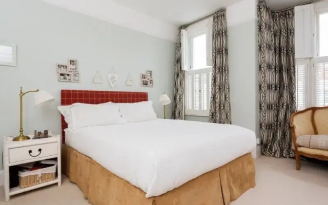 Veeve  3 Bed Family House Gowan Avenue Fulham