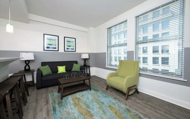 Stay Alfred at Penn Street Tower