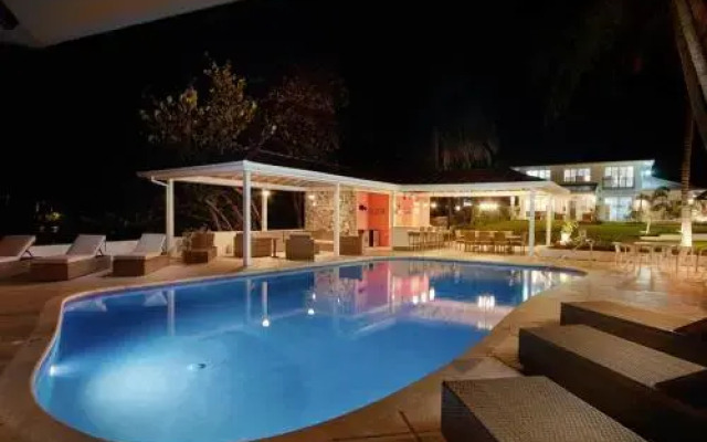 Coral Cay Villas