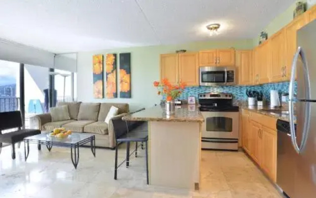 Waikiki Banyan Remodeled Ocean-View Condo 2212