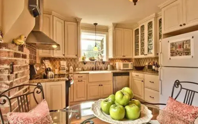 Oyster Bay Manor