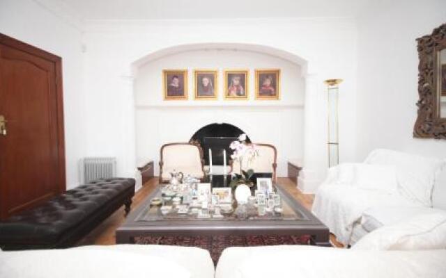 Nupen Manor Bed and Breakfast